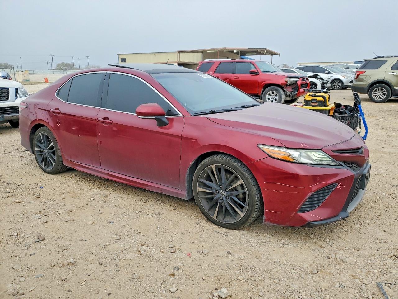 2018 TOYOTA CAMRY XSE photo 4