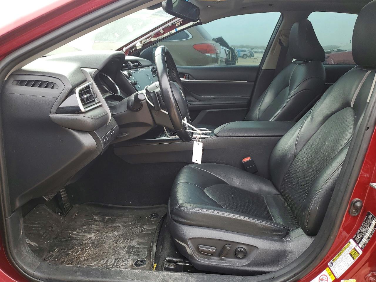 2018 TOYOTA CAMRY XSE photo 7