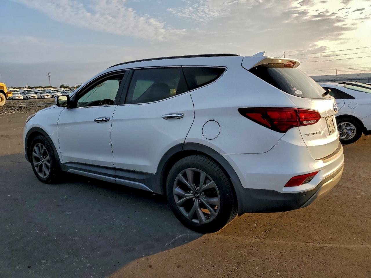2017 HYUNDAI SANTA FE SPORT photo 2