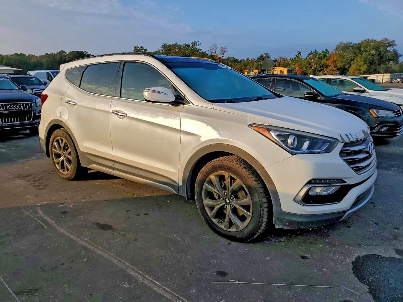 2017 HYUNDAI SANTA FE SPORT photo 4