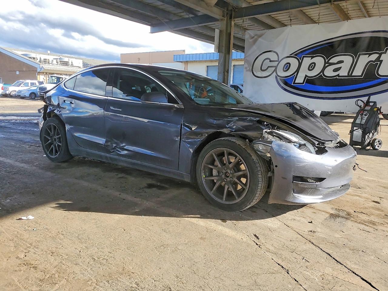 2018 TESLA MODEL 3 photo 4