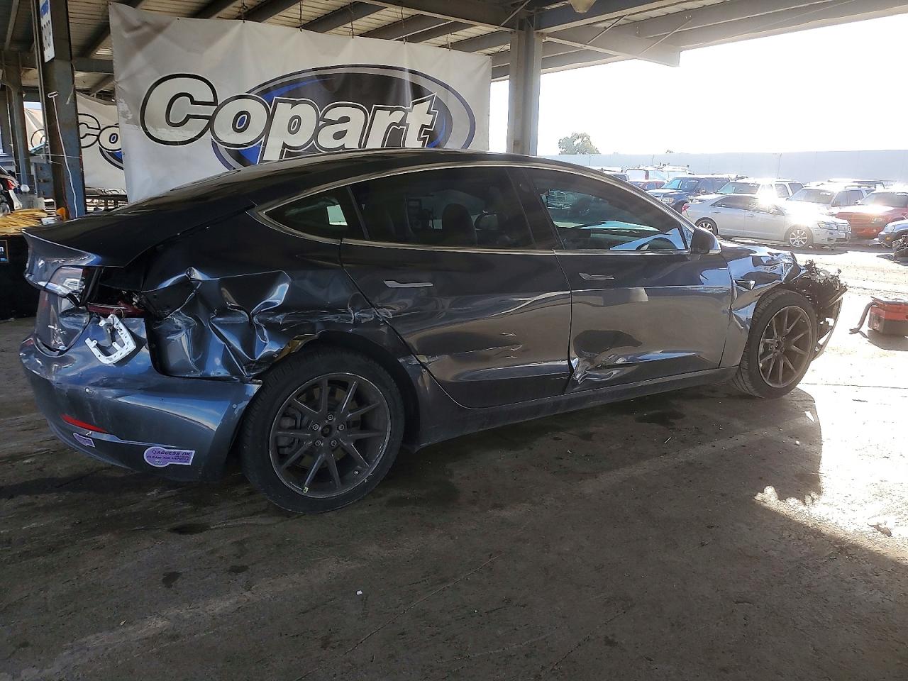 2018 TESLA MODEL 3 photo 3