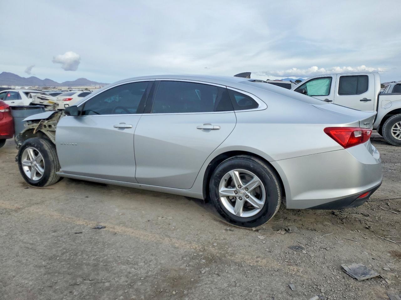 2022 CHEVROLET MALIBU LS photo 2