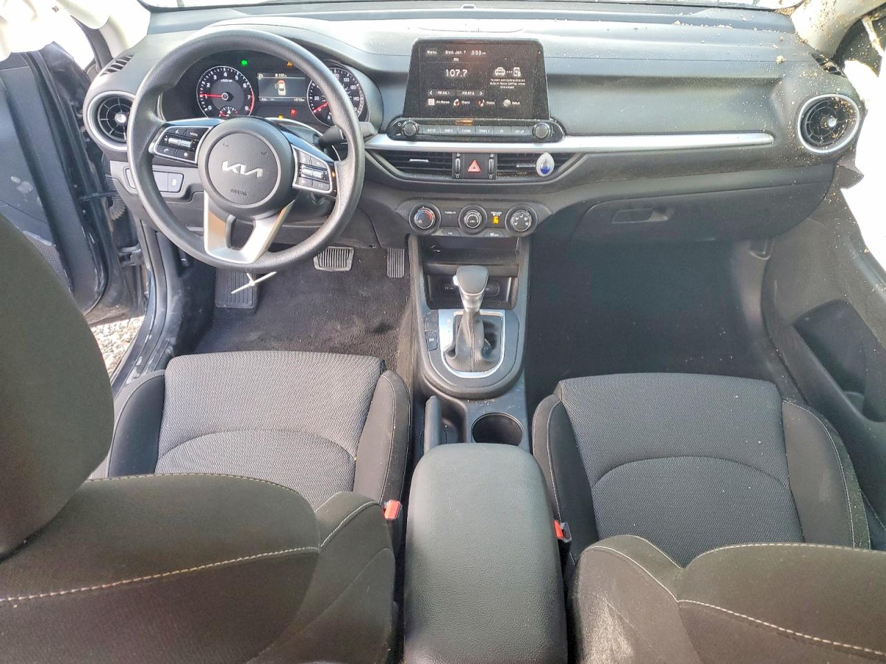 2024 KIA FORTE LX photo 8
