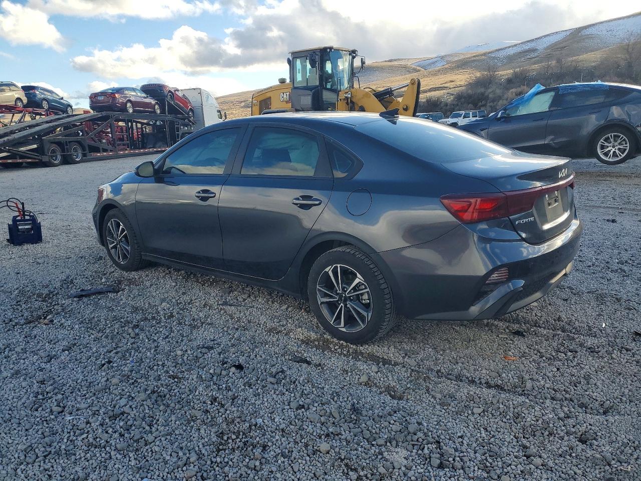 2024 KIA FORTE LX photo 2