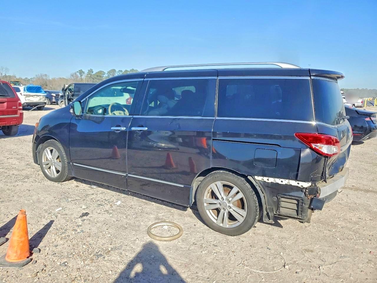 2012 NISSAN QUEST S photo 2