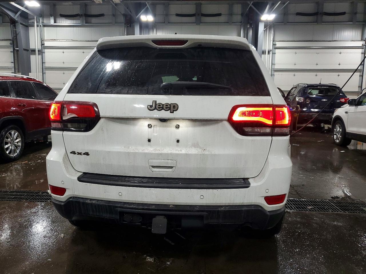 2016 JEEP GRAND CHEROKEE LAREDO photo 6