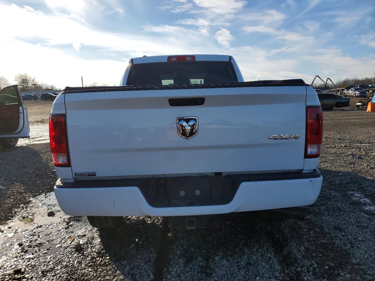 2018 RAM 1500 ST photo 6