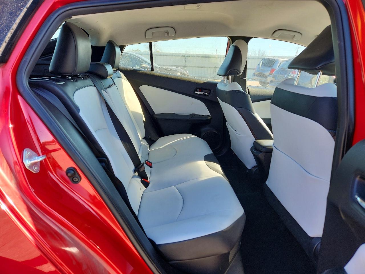 2019 TOYOTA PRIUS photo 10