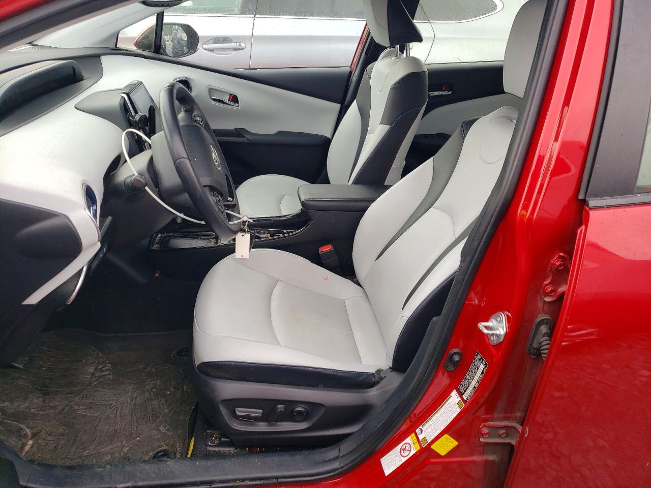 2019 TOYOTA PRIUS photo 7