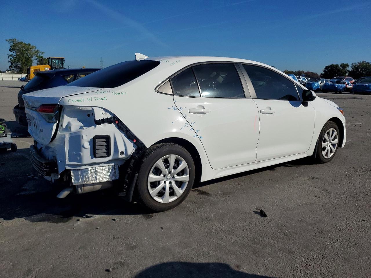2025 TOYOTA COROLLA LE photo 3