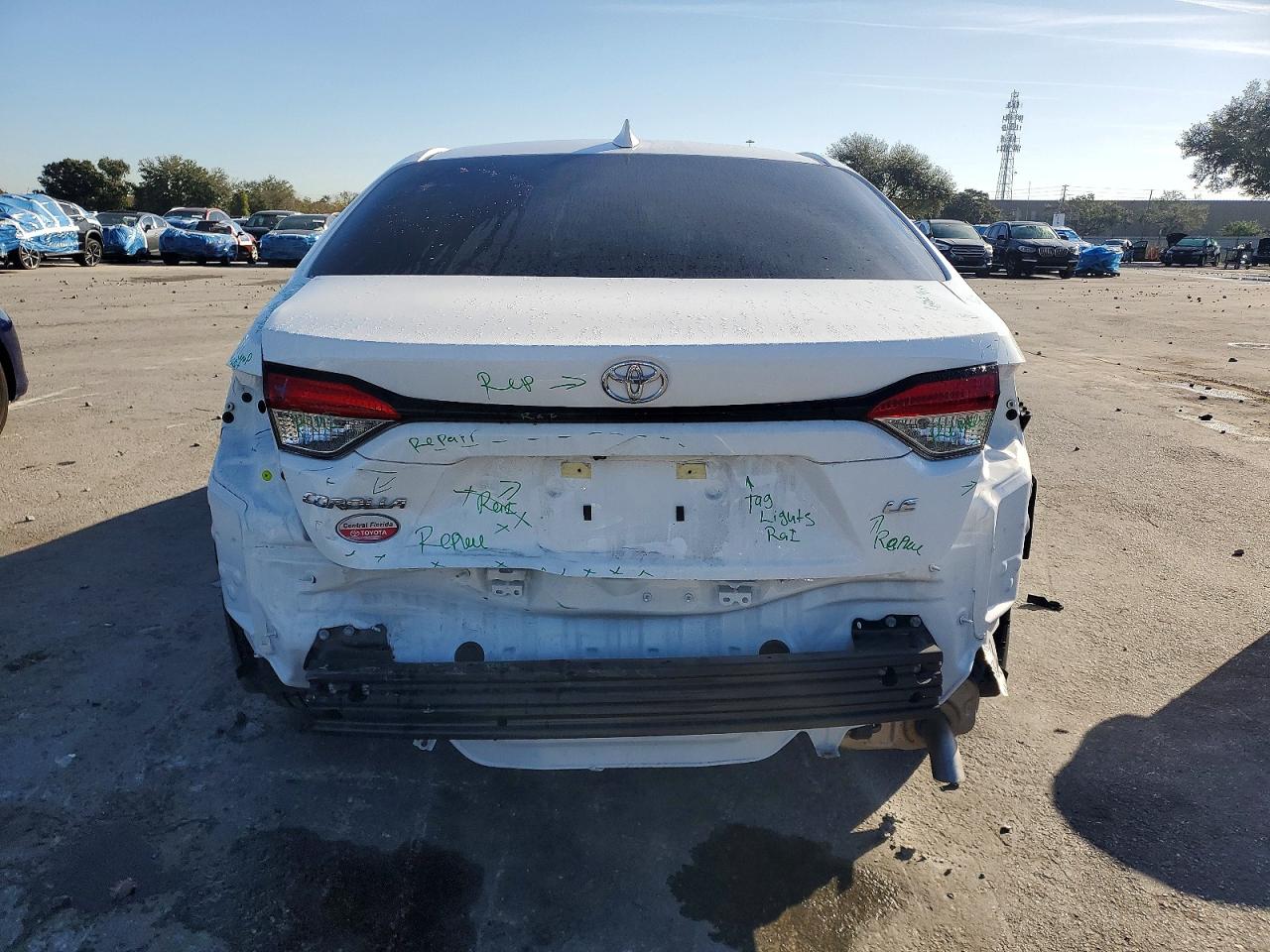 2025 TOYOTA COROLLA LE photo 6