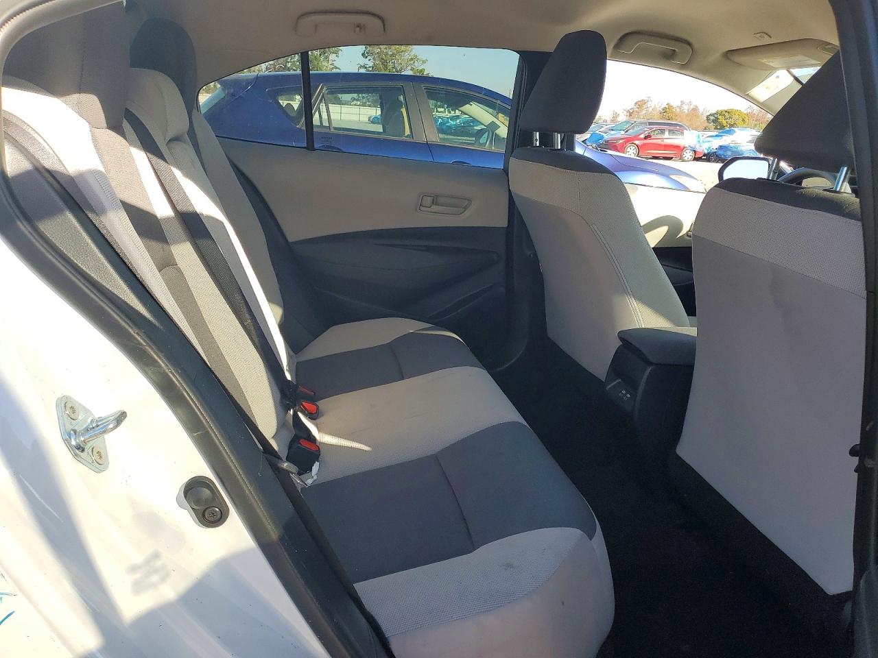 2025 TOYOTA COROLLA LE photo 10