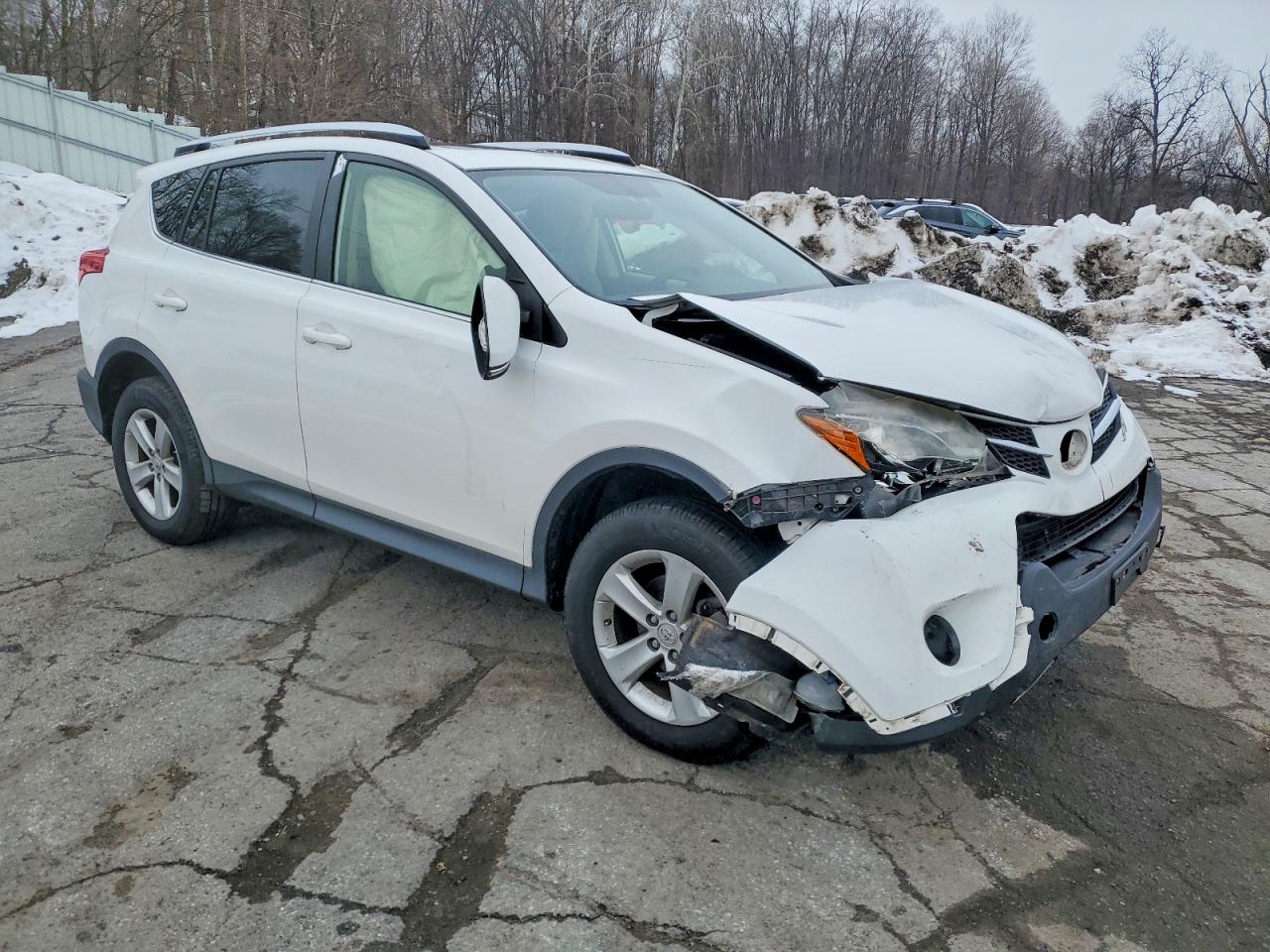 2013 TOYOTA RAV4 XLE photo 4