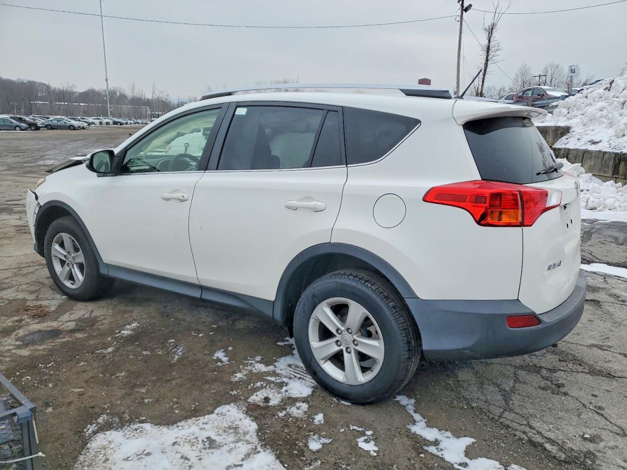 2013 TOYOTA RAV4 XLE photo 2