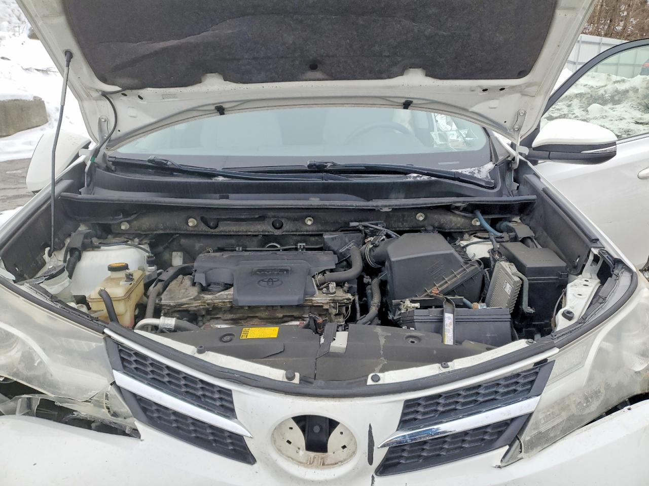 2013 TOYOTA RAV4 XLE photo 12
