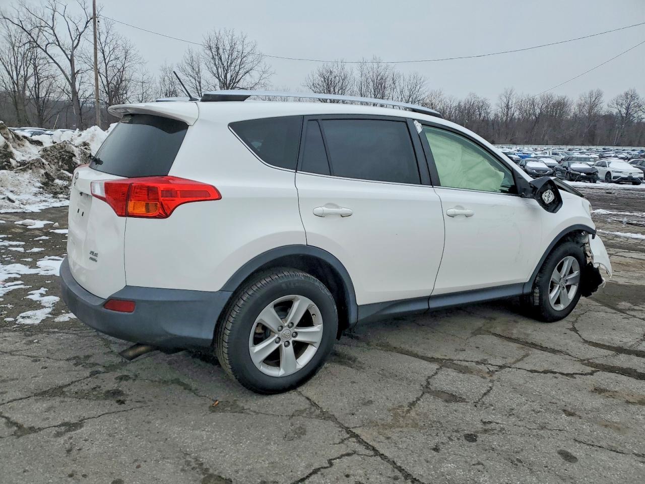 2013 TOYOTA RAV4 XLE photo 3