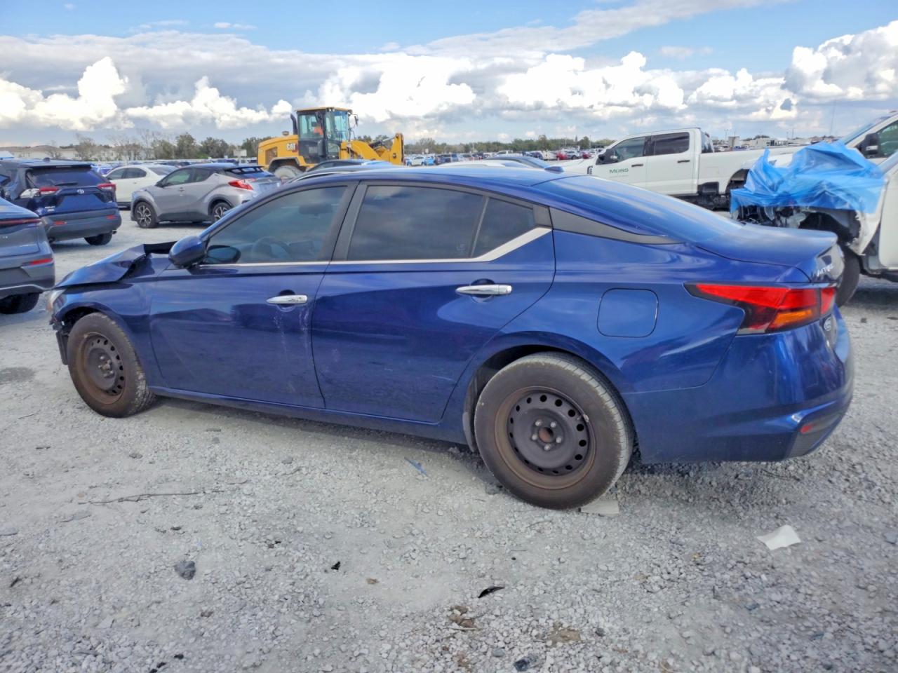 2019 NISSAN ALTIMA S photo 2