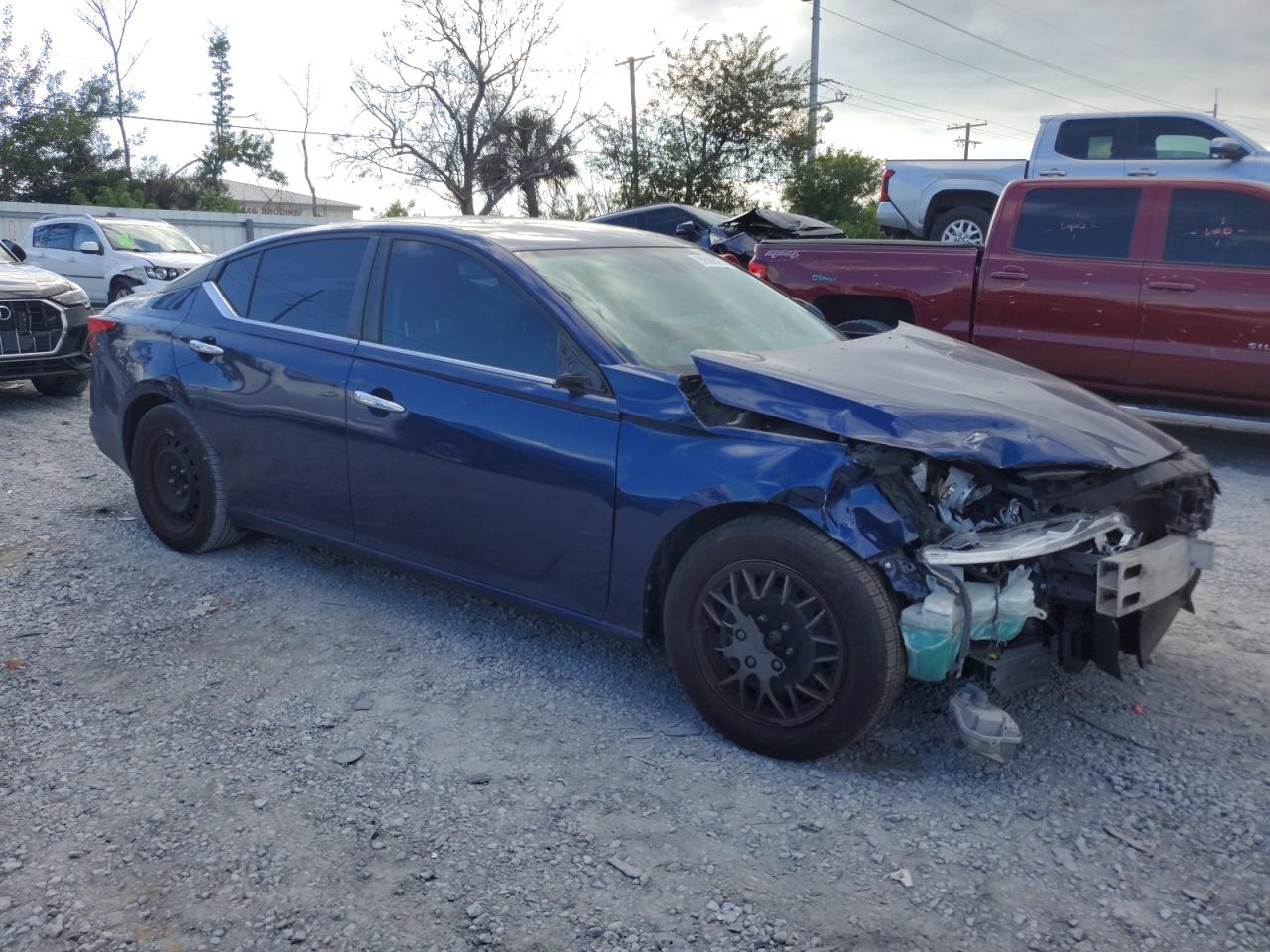 2019 NISSAN ALTIMA S photo 4