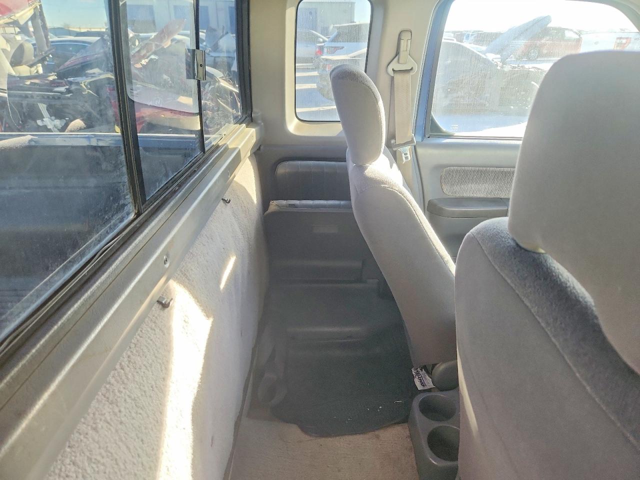 2000 NISSAN FRONTIER KING CAB XE photo 10
