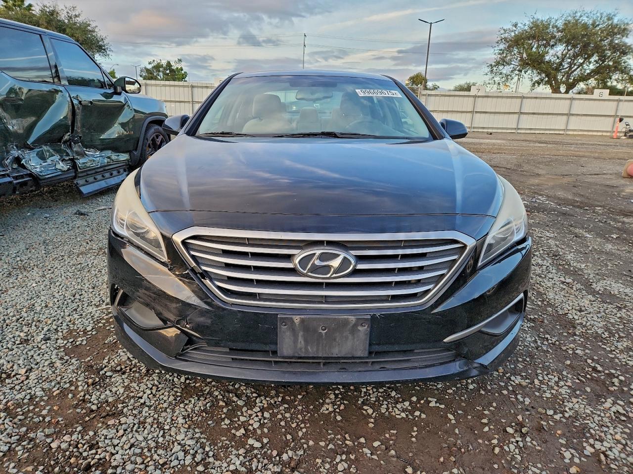 2017 HYUNDAI SONATA SE photo 5