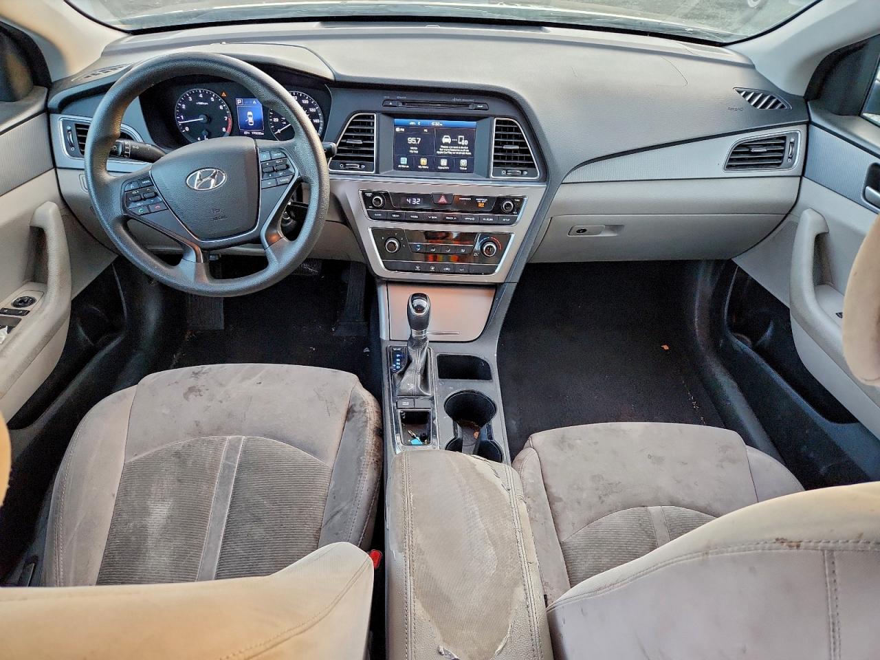 2017 HYUNDAI SONATA SE photo 8