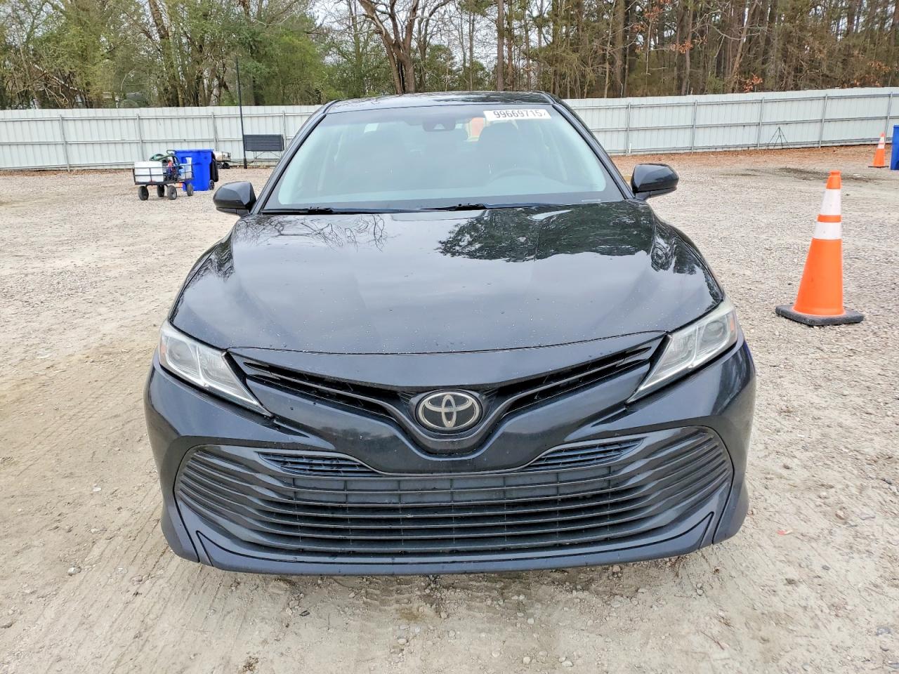 2020 TOYOTA CAMRY LE photo 5