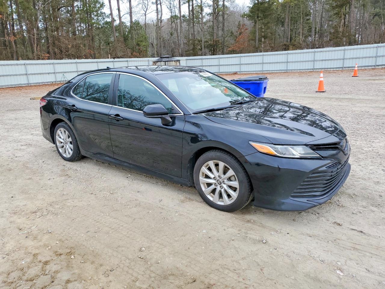 2020 TOYOTA CAMRY LE photo 4