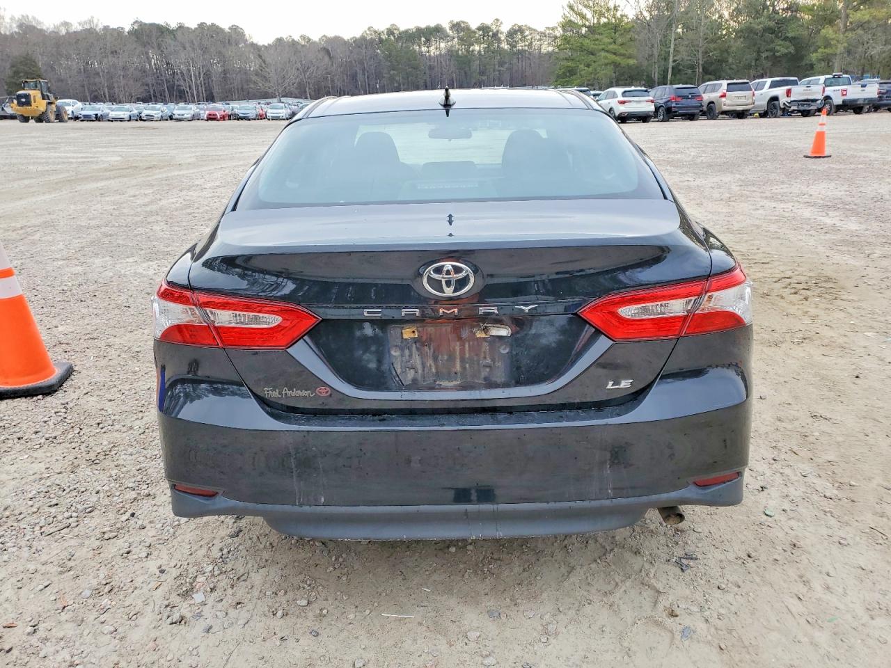 2020 TOYOTA CAMRY LE photo 6