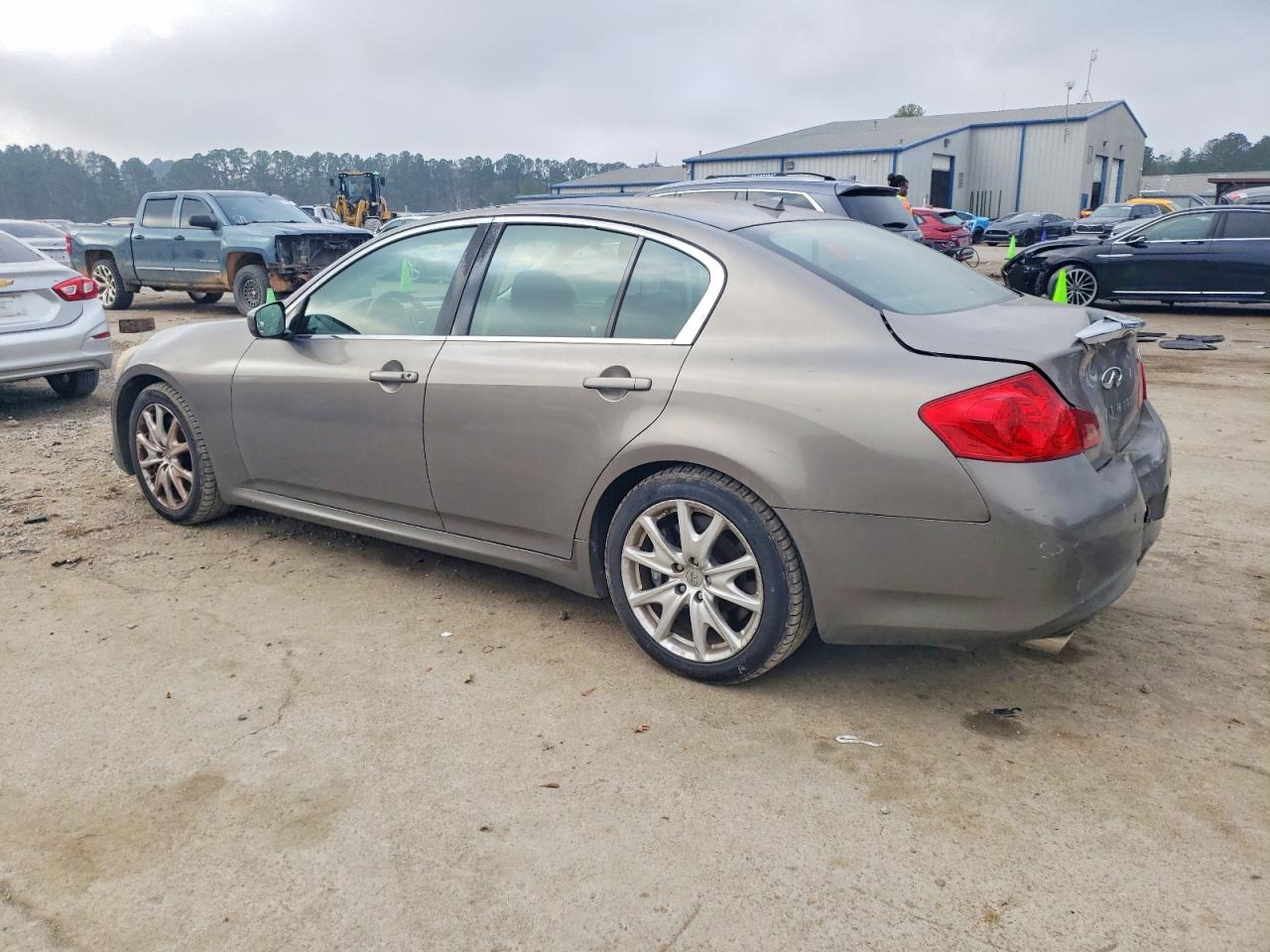 2012 INFINITI G37 BASE photo 2