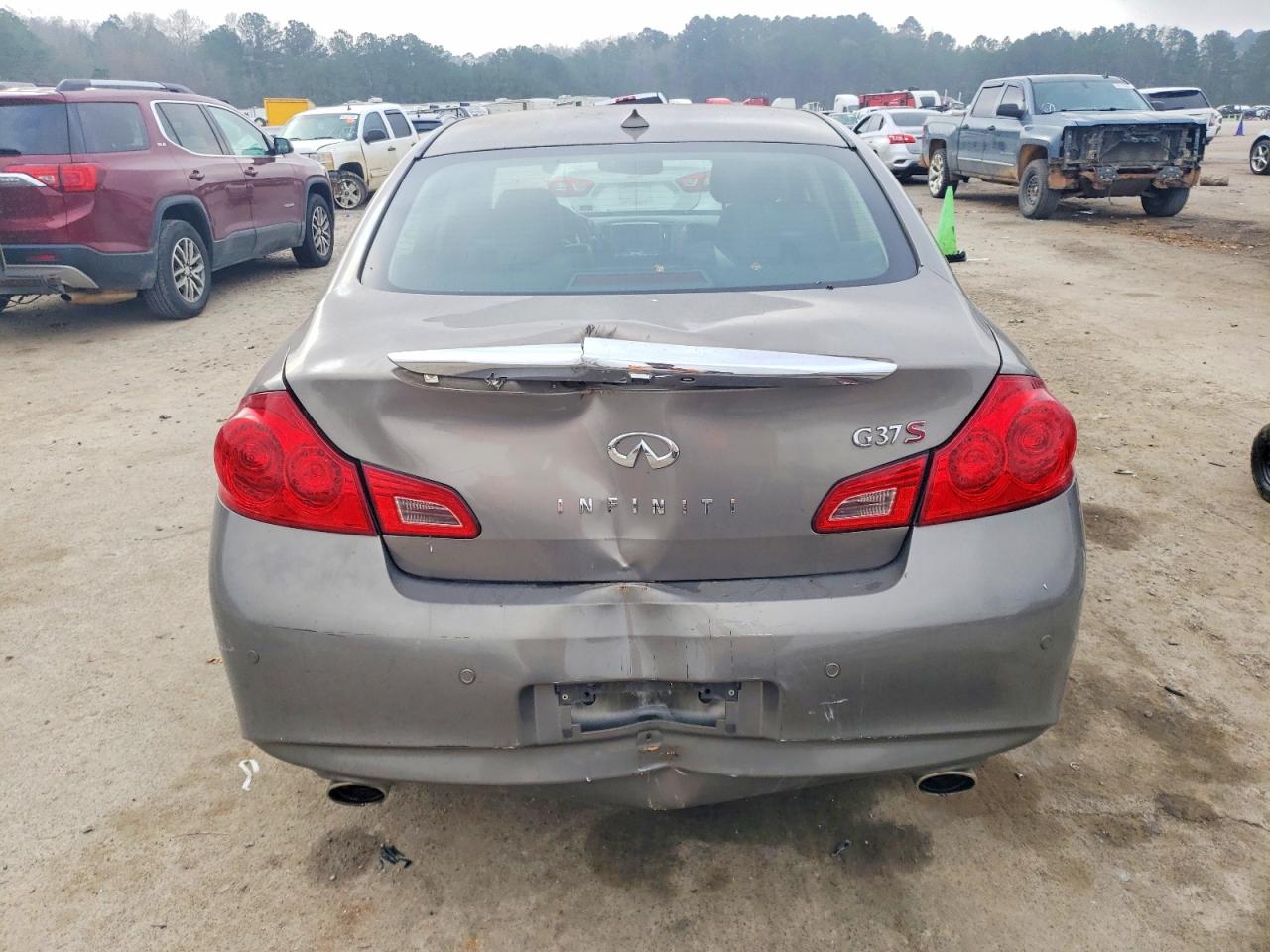 2012 INFINITI G37 BASE photo 6