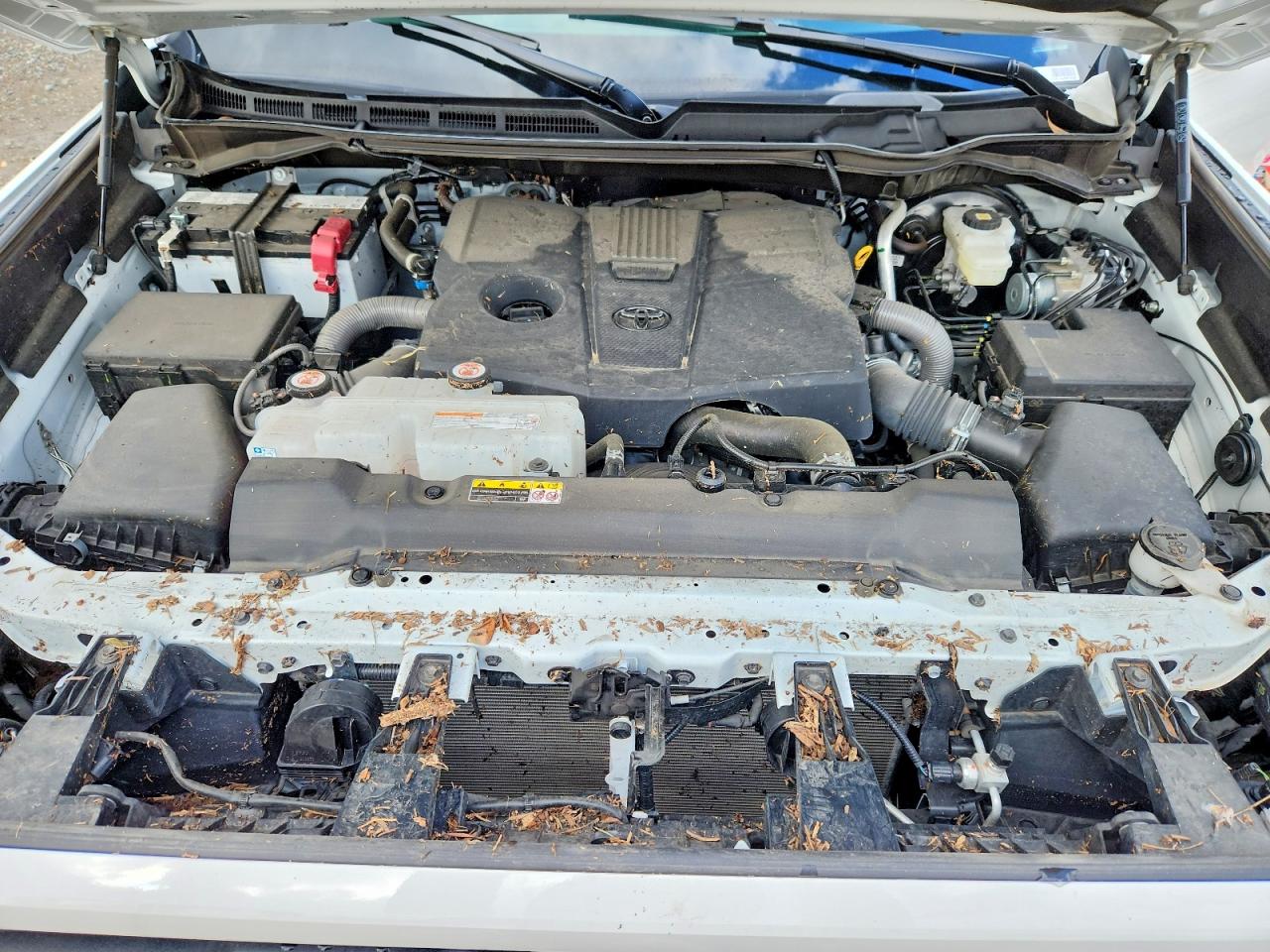 2024 TOYOTA TUNDRA CREWMAX SR photo 11