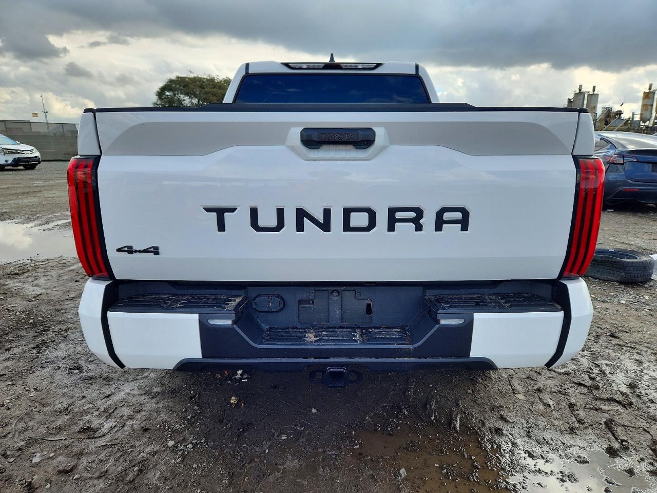2024 TOYOTA TUNDRA CREWMAX SR photo 6