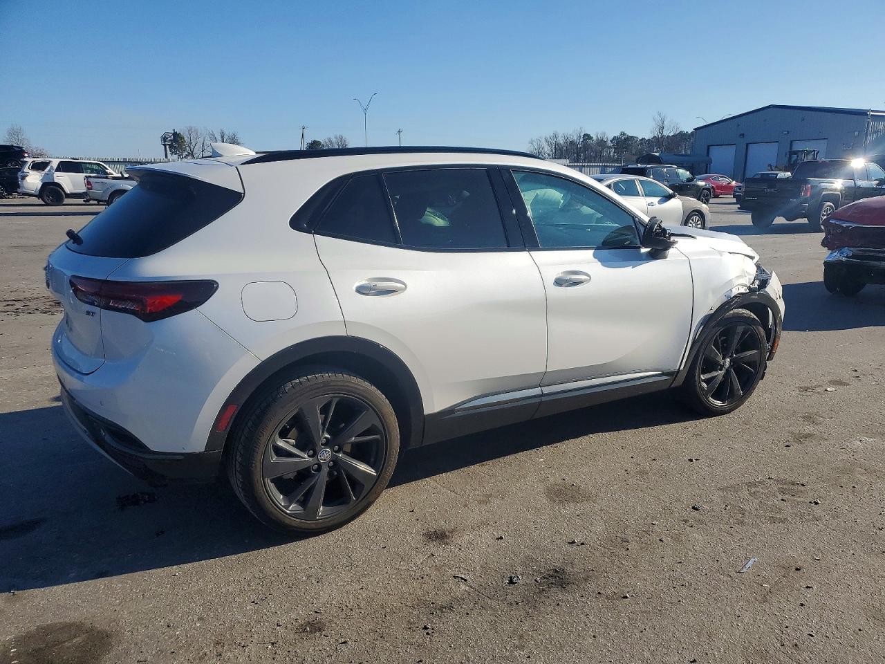 2023 BUICK ENVISION ESSENCE photo 3