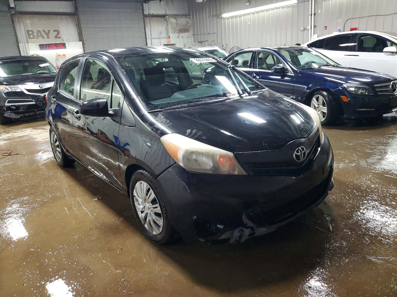 2013 TOYOTA YARIS photo 4