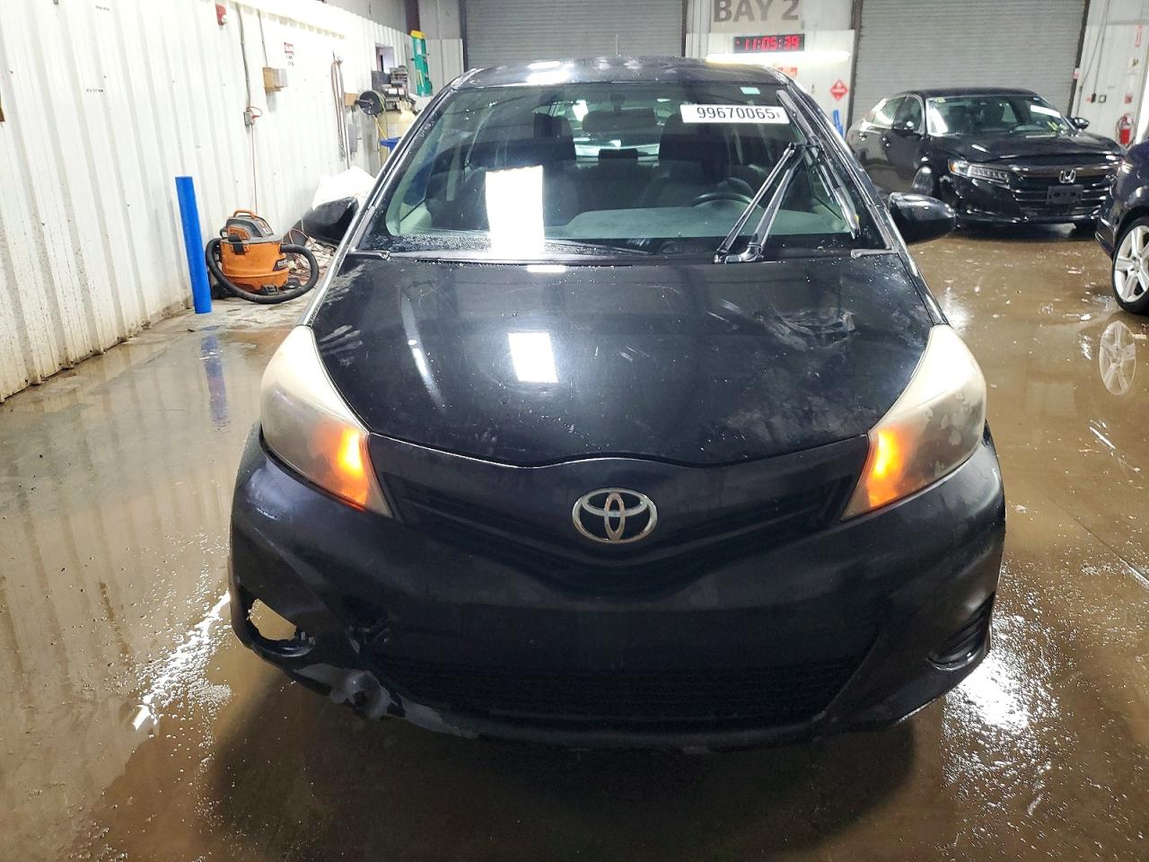 2013 TOYOTA YARIS photo 5