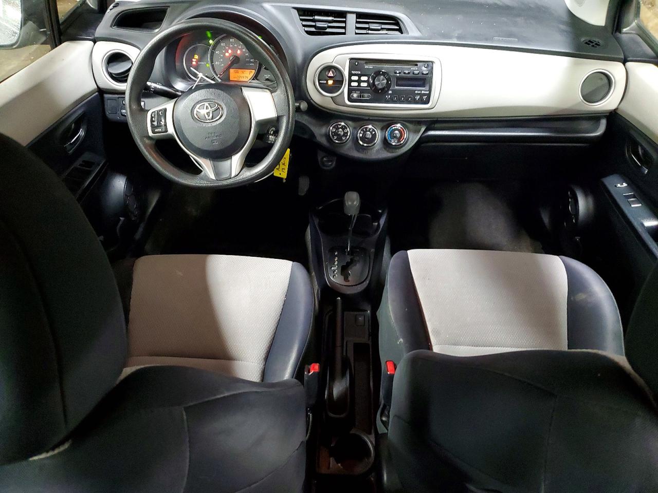 2013 TOYOTA YARIS photo 8