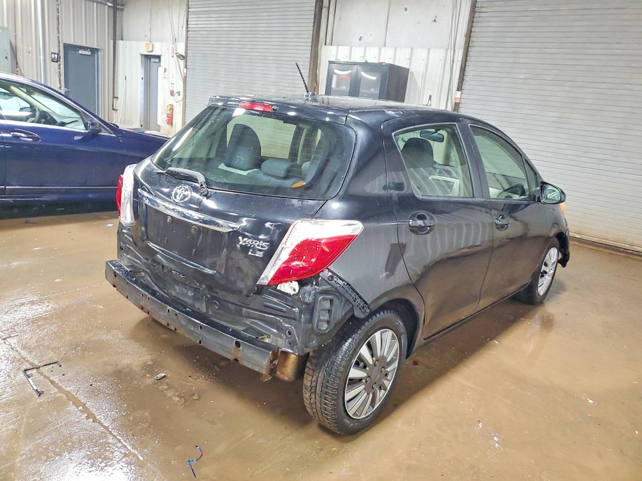 2013 TOYOTA YARIS photo 3