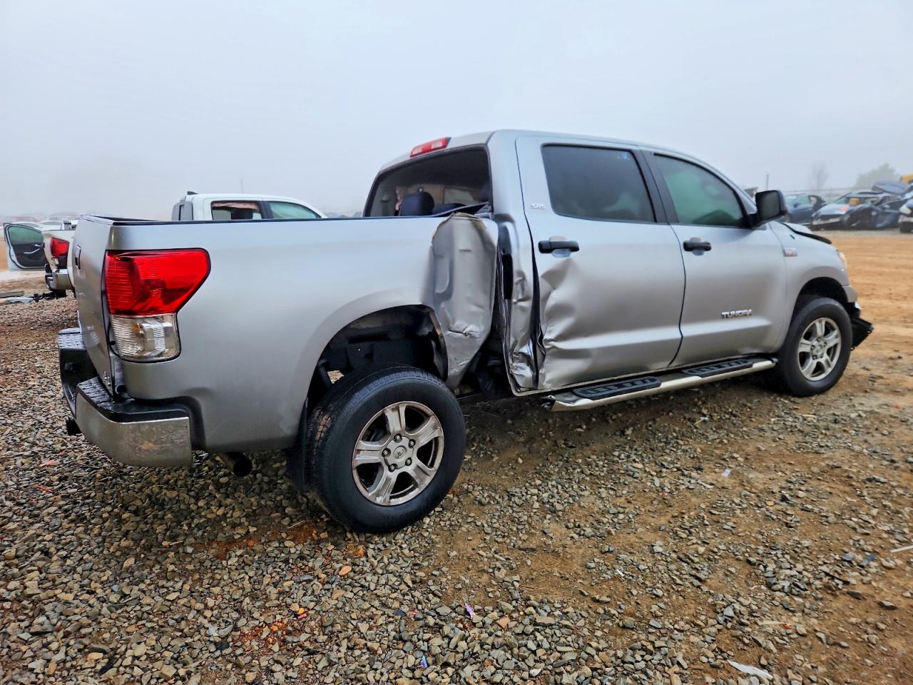 2010 TOYOTA TUNDRA CREWMAX SR5 photo 3