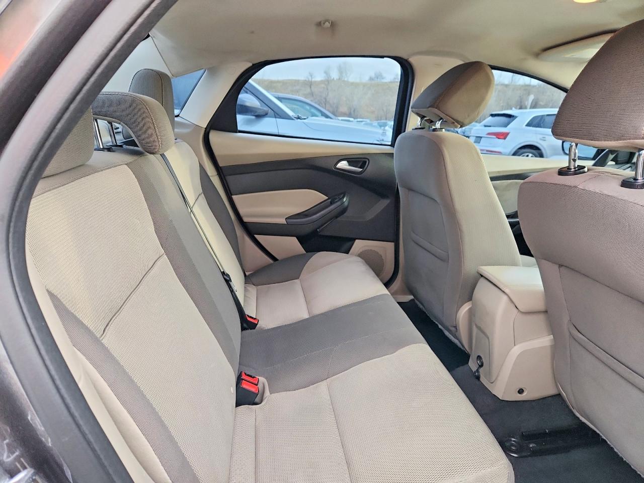 2014 FORD FOCUS SE photo 10
