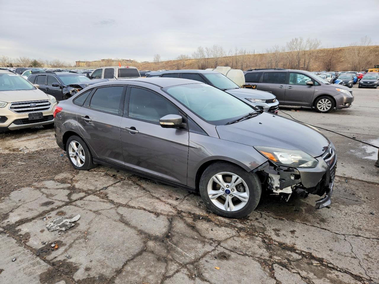 2014 FORD FOCUS SE photo 4