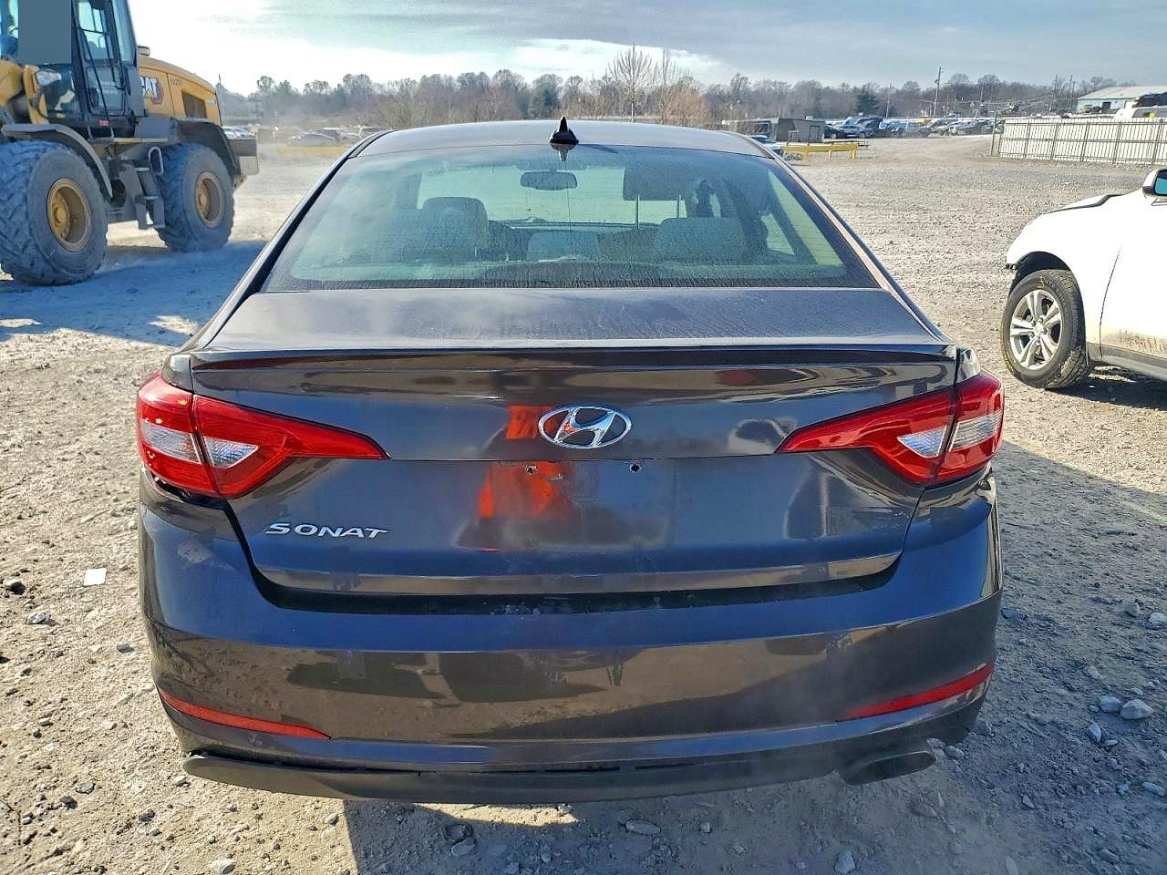 2017 HYUNDAI SONATA SE photo 6