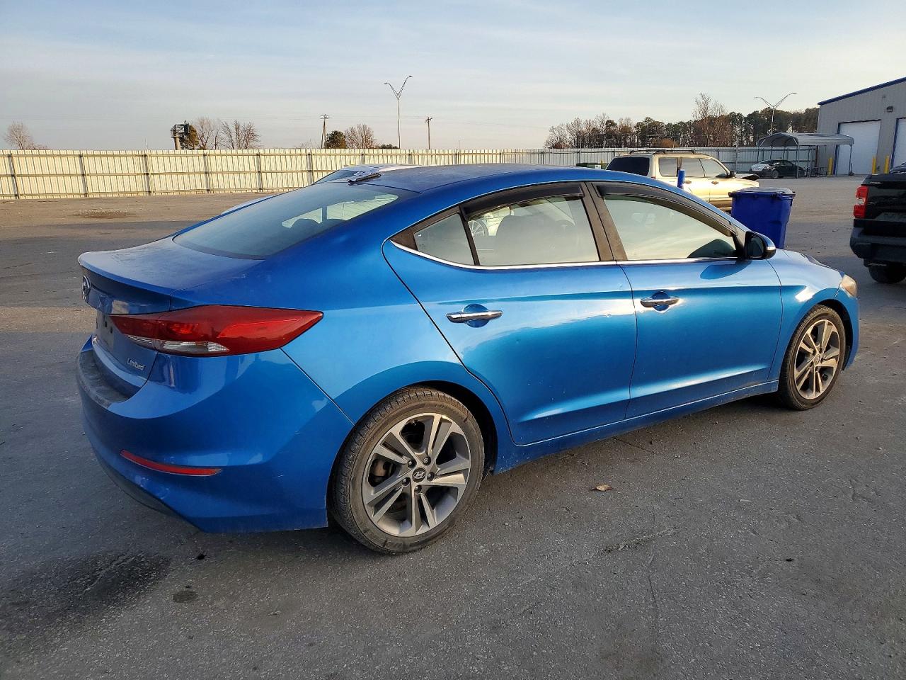 2017 HYUNDAI ELANTRA SE photo 3