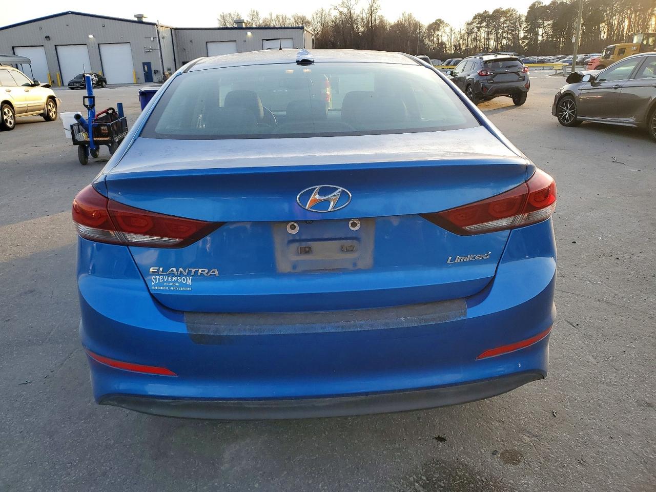 2017 HYUNDAI ELANTRA SE photo 6