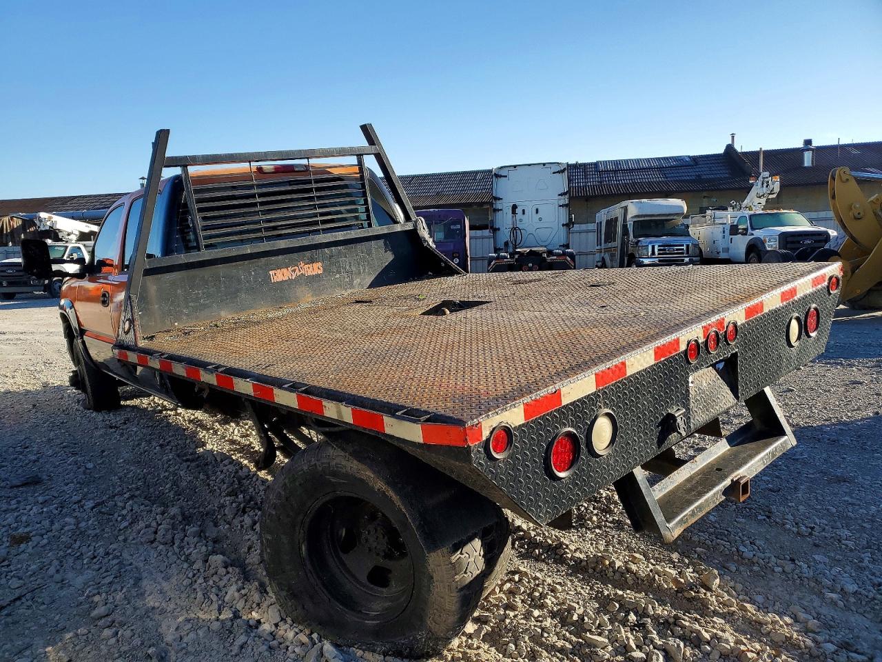 2006 CHEVROLET SILVERADO C3500 photo 2