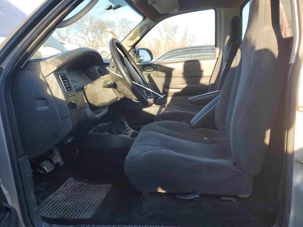 2004 DODGE DAKOTA SXT photo 7