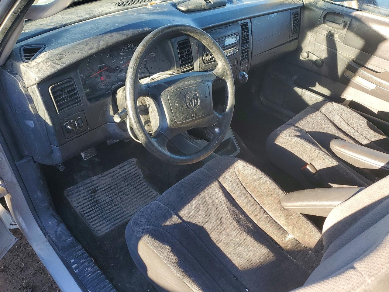 2004 DODGE DAKOTA SXT photo 8