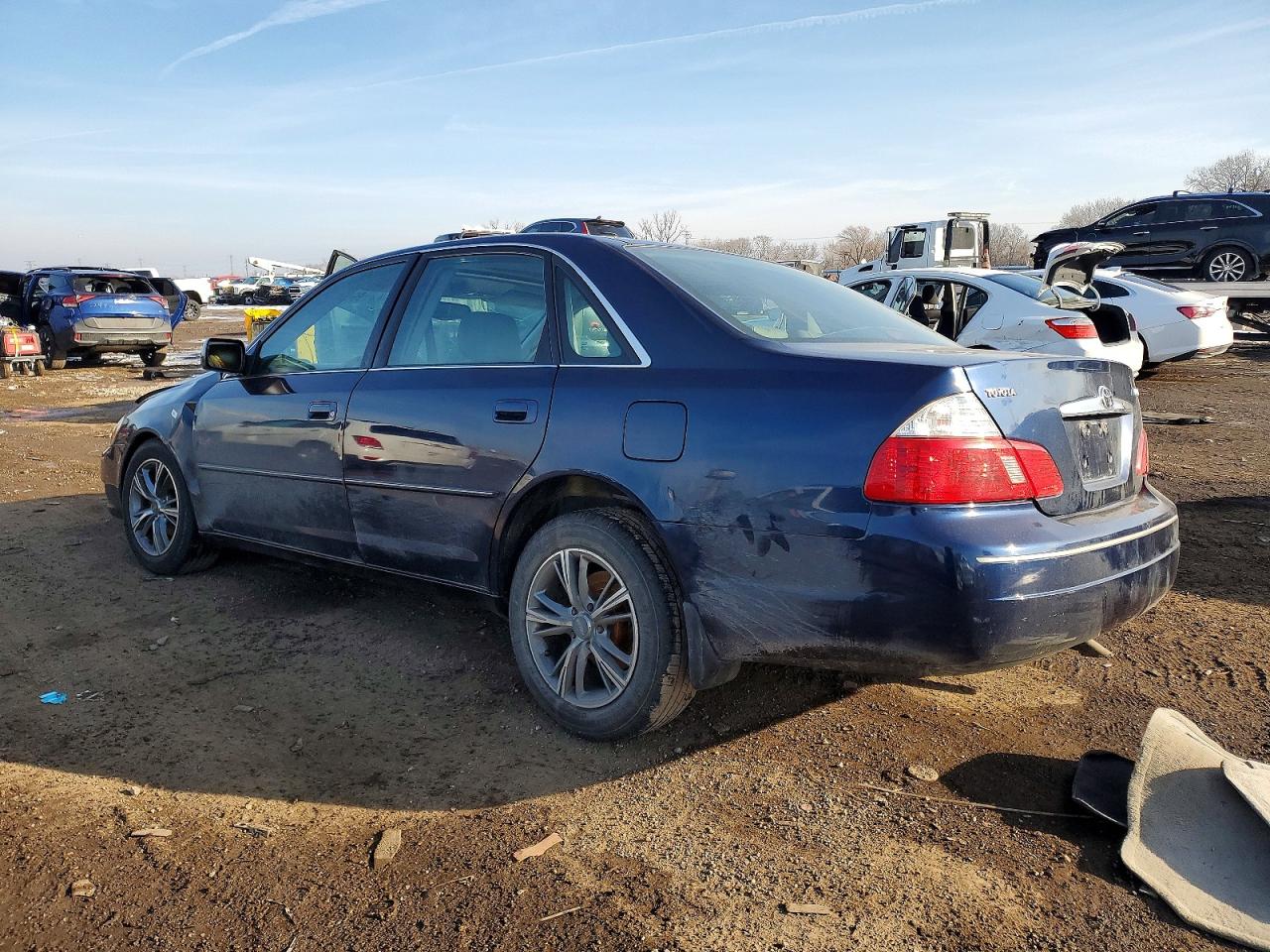 2004 TOYOTA AVALON XL photo 2