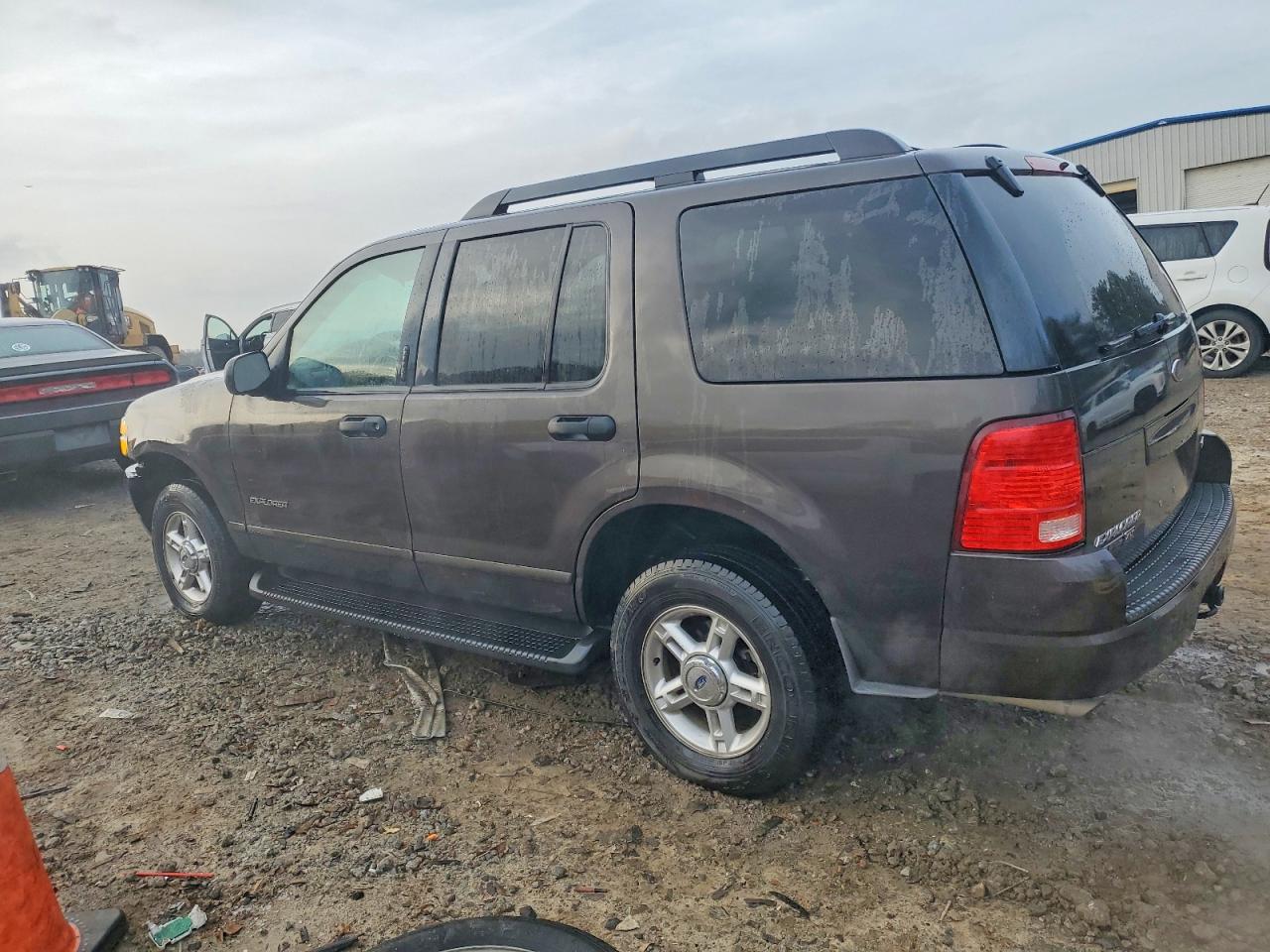 2005 FORD EXPLORER XLT photo 3
