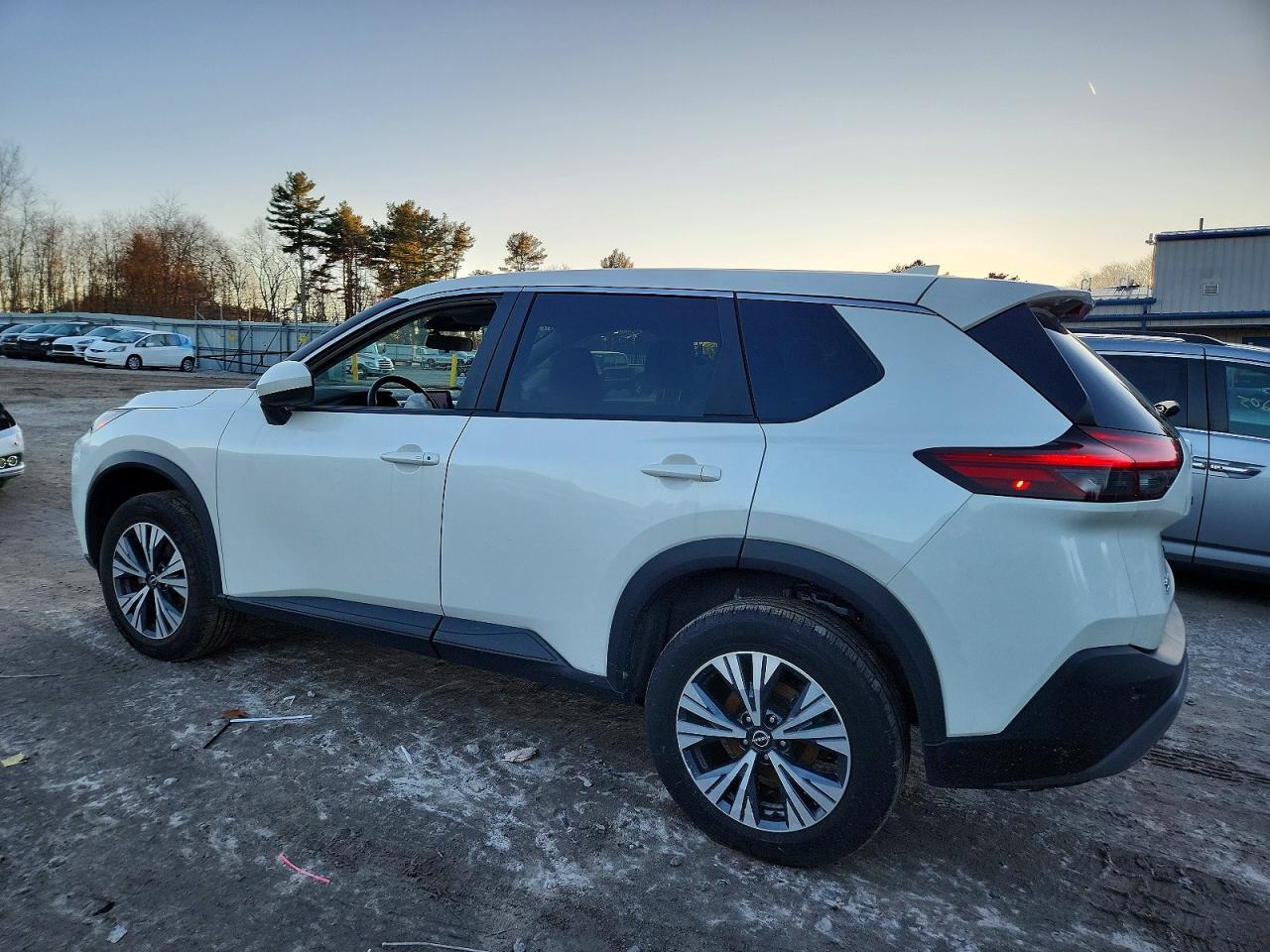 2023 NISSAN ROGUE SV photo 2